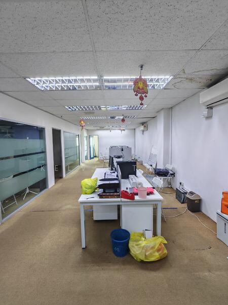 Untuk Disewa - Menara Uncang Emas