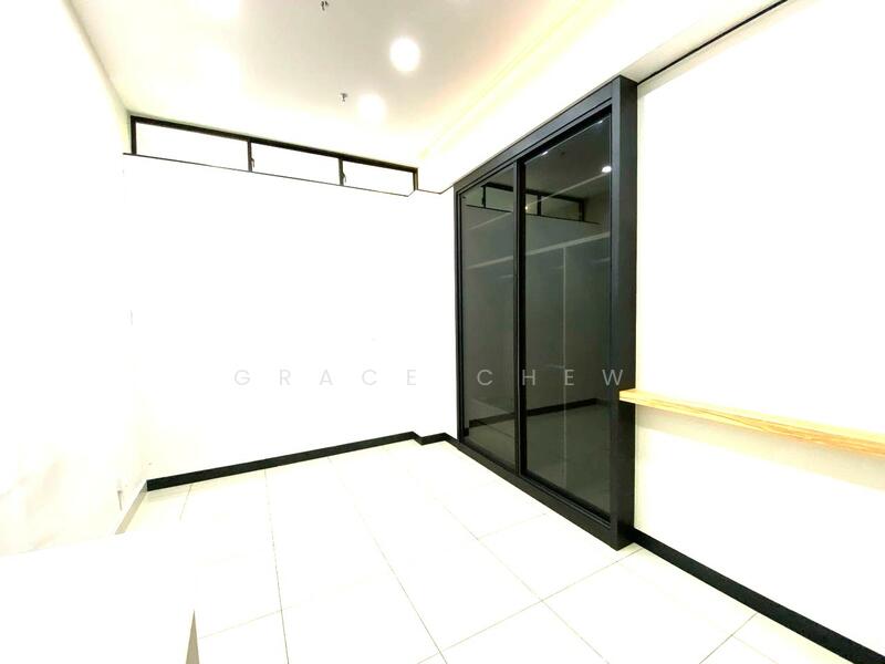 For Sale - Austin 18 - Versatile Business Suites