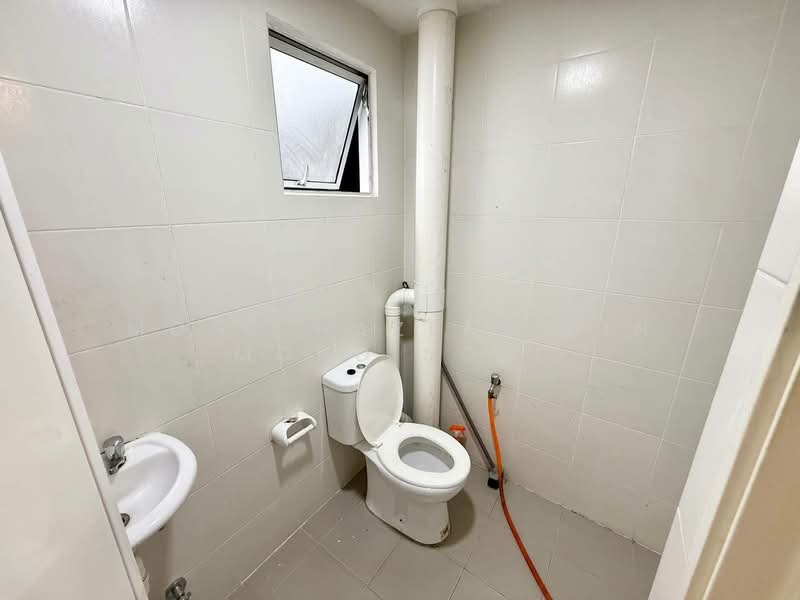 Apartment for Sale at De Cemara - Mohd Hazlan bin Mohd Sopi - Bathroom - PropertyGuru.com.my