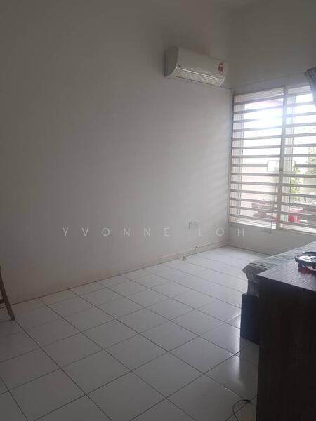 1-storey Terraced House for Sale in Hijauan Valdor (Sungai Jawi) - Yvonne Loh - Bedroom - PropertyGuru.com.my