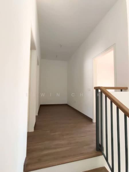 Alura Bukit Raja untuk Untuk Dijual - RM 630,000, Mac 2026 - Corridor - PropertyGuru.com.my