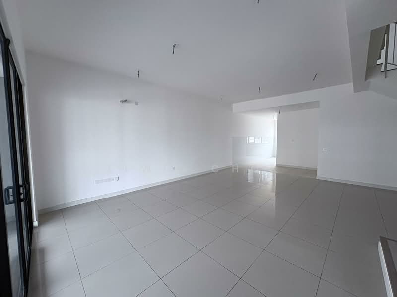 2-storey Terraced House for Sale in Bandar Bukit Raja (Klang) - Elwin Chok - Living Room - PropertyGuru.com.my