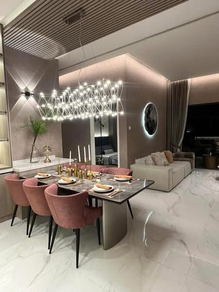 Kediaman Servis untuk Dijual di Damansara Livista - Eugene Yap - Dining Room - PropertyGuru.com.my