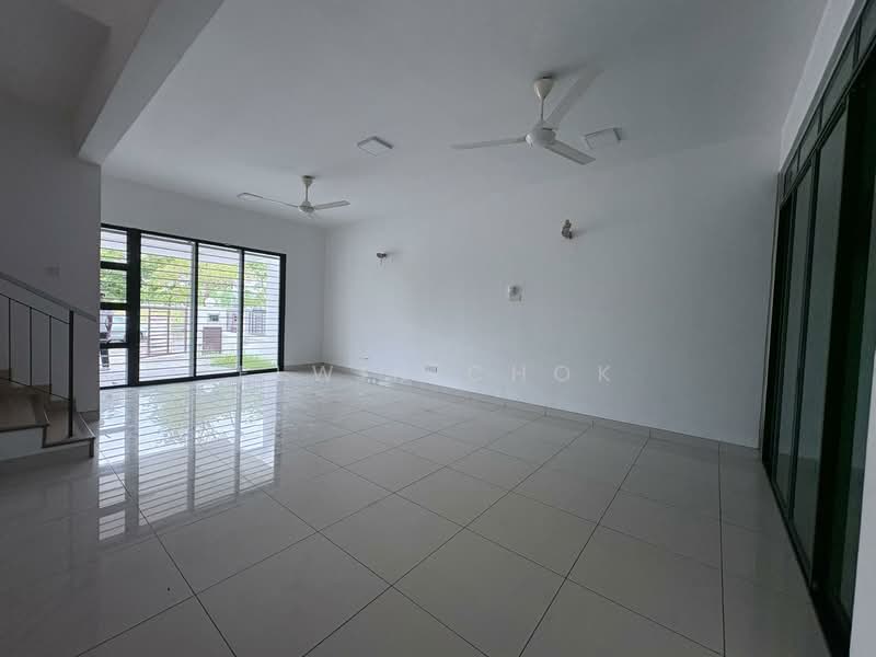 Nafiri Bukit Raja untuk Untuk Dijual - RM 690,000, Mac 2026 - Living Room - PropertyGuru.com.my