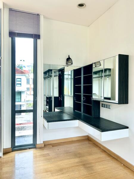 Master Bedroom - powder area