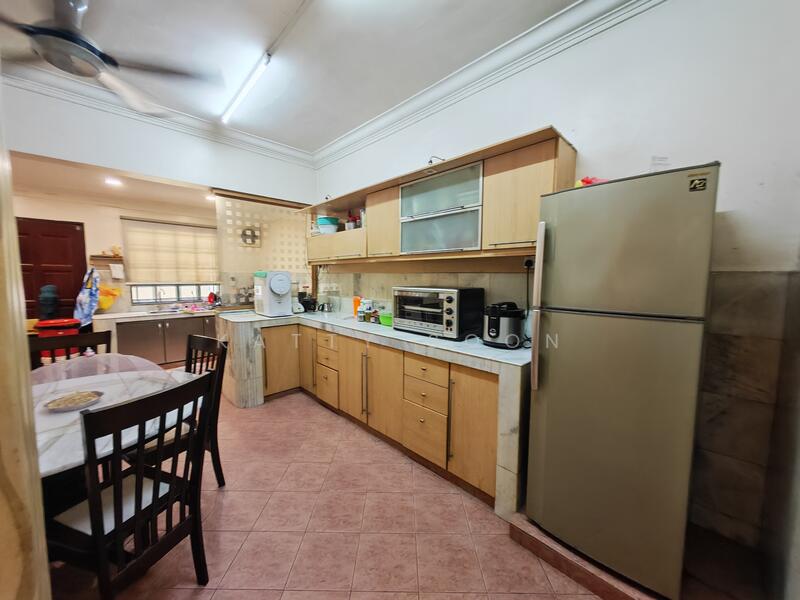 Taman Serdang Raya, Seri Kembangan untuk Untuk Dijual - RM 799,999, Feb 2026 - Kitchen - PropertyGuru.com.my