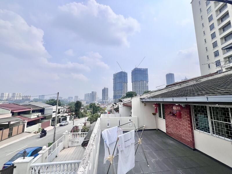 Balcony overlooking to midvalley Mall