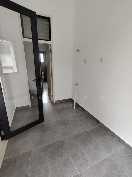 Semi-Detached House for Sale in Telok Panglima Garang (Selangor) - Vivien Thum - Corridor - PropertyGuru.com.my