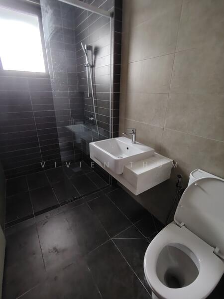 Semi-Detached House for Sale in Telok Panglima Garang (Selangor) - Vivien Thum - Bathroom - PropertyGuru.com.my