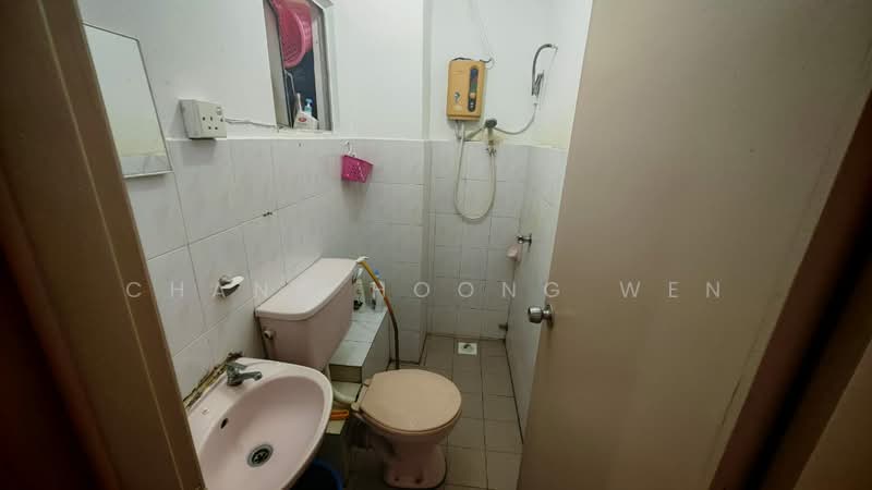 Condominium for Sale at Danau Idaman - Chang Hoong Wen - Bathroom - PropertyGuru.com.my