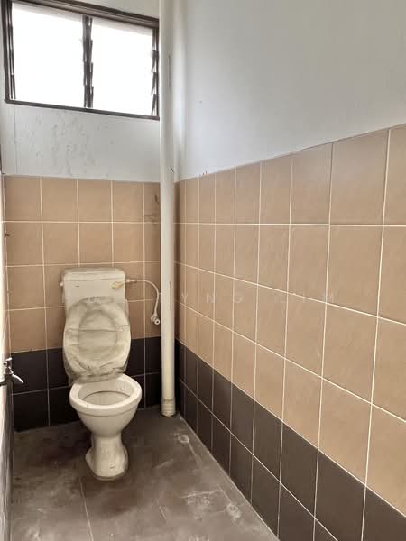 Kedai / Pejabat untuk Dijual di Muar (Johor) - Hue Tyng Lim - Bathroom - PropertyGuru.com.my