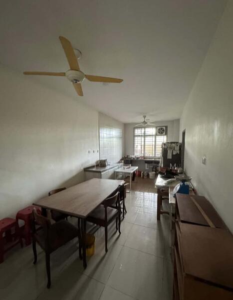 Dining area / Dry Kitchen