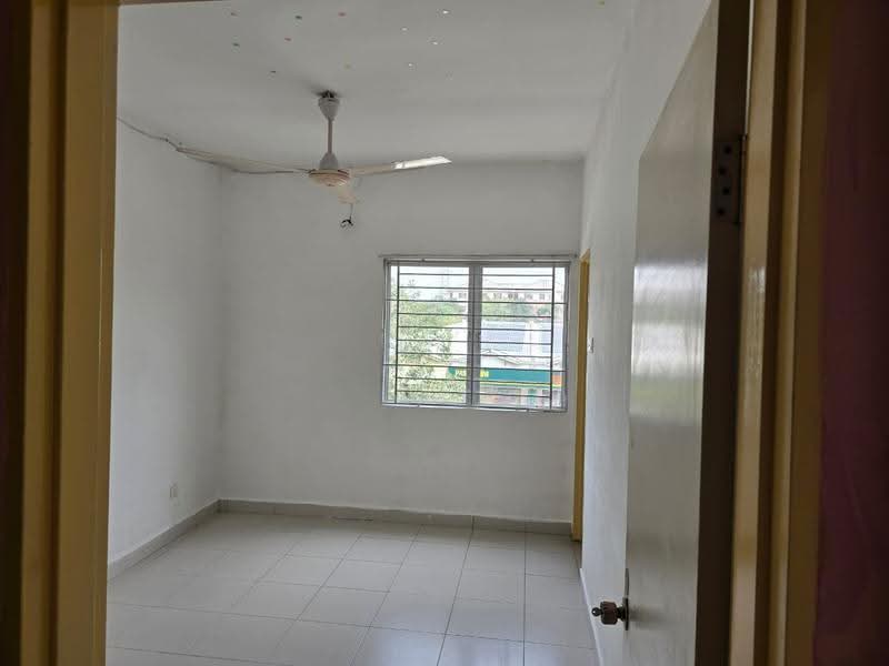 Apartment for Rent at Pangsapuri Akasia (Bandar Botanic) - CK Chien - Interior - PropertyGuru.com.my