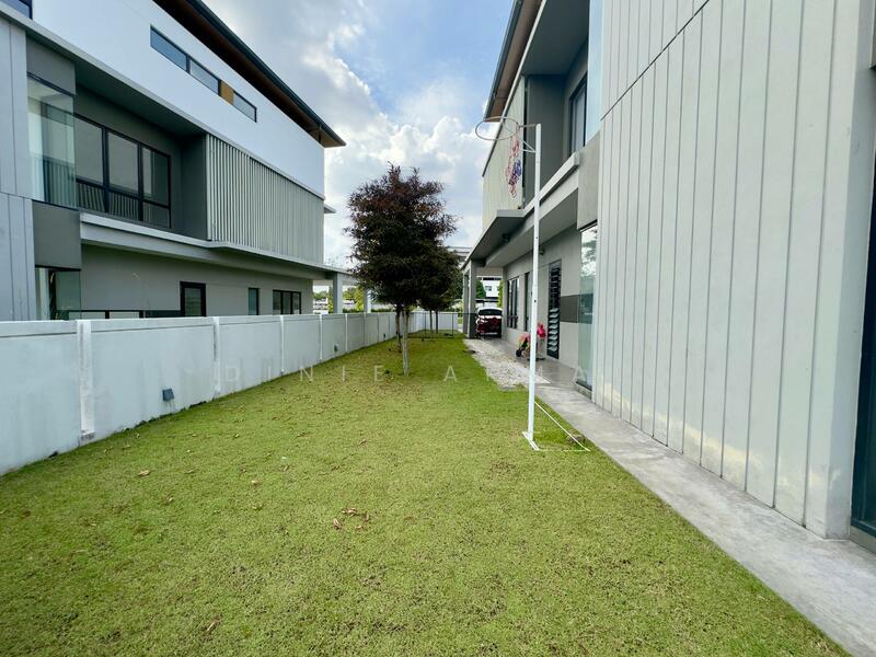 Semi-Detached House for Sale in Kajang (Selangor) - Dinie Akmal - Exterior - PropertyGuru.com.my