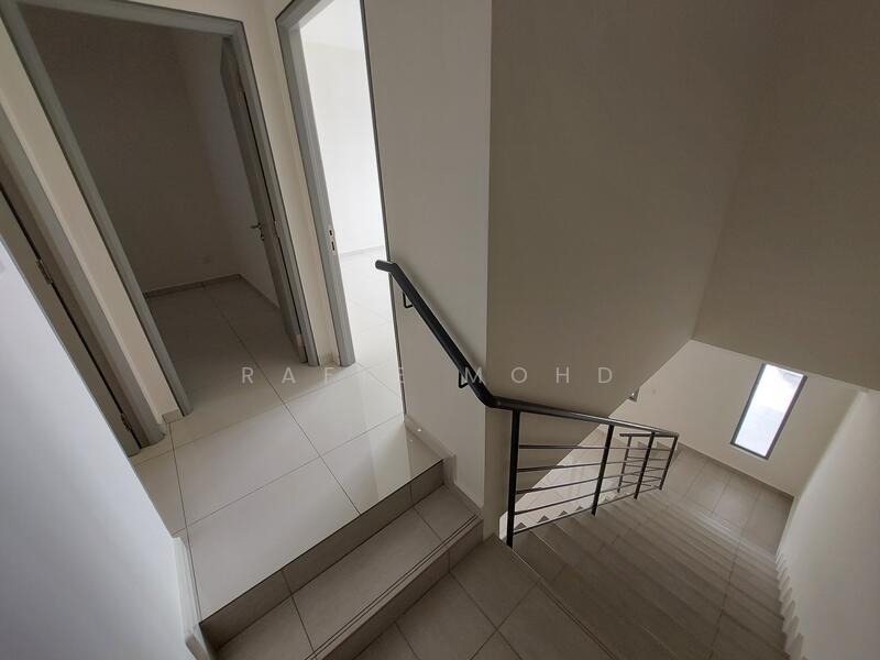 Rumah Teres 2 Tingkat untuk Dijual di Puchong (Selangor) - Rafie Mohd - Corridor - PropertyGuru.com.my