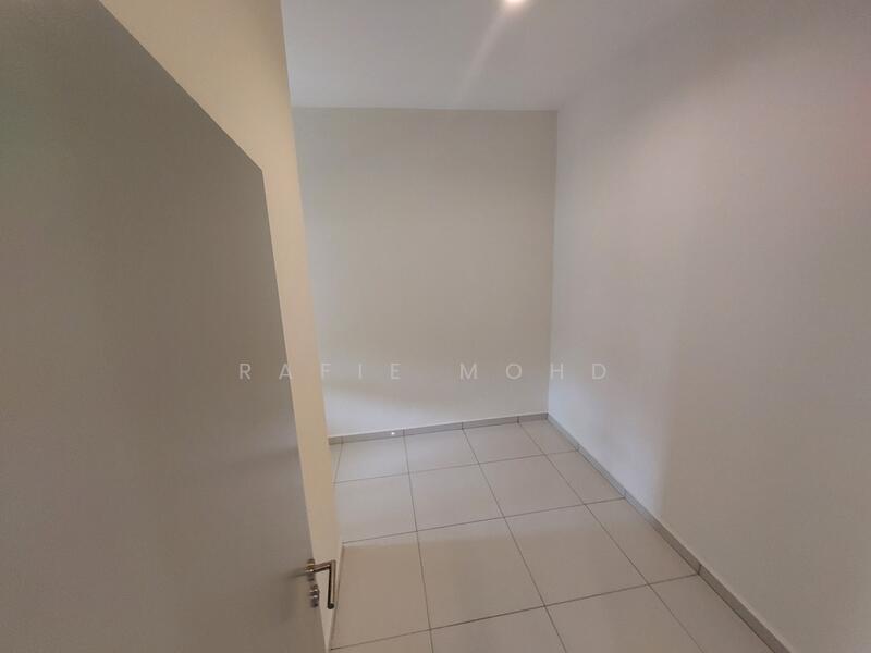 Rumah Teres 2 Tingkat untuk Dijual di Puchong (Selangor) - Rafie Mohd - Corridor - PropertyGuru.com.my