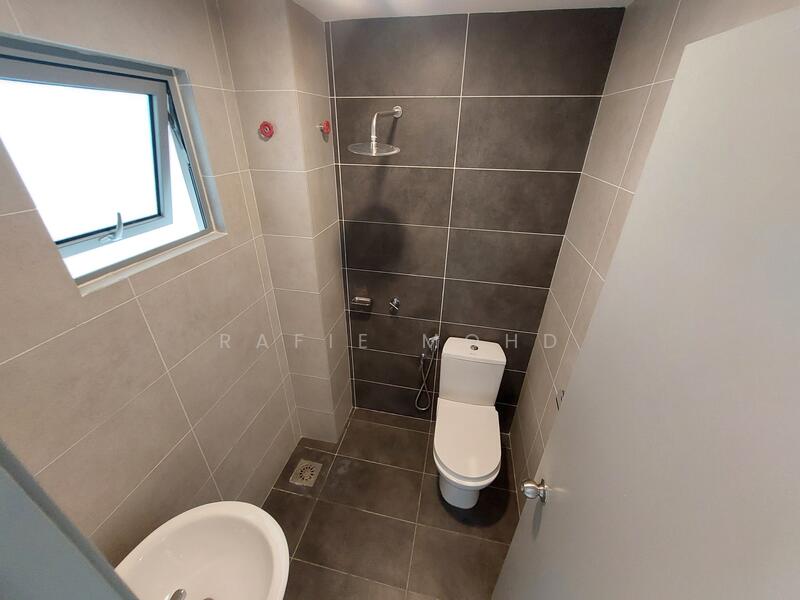 Rumah Teres 2 Tingkat untuk Dijual di Puchong (Selangor) - Rafie Mohd - Bathroom - PropertyGuru.com.my