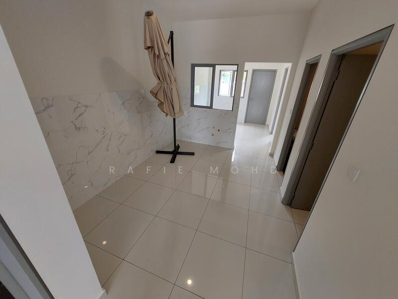 Rumah Teres 2 Tingkat untuk Dijual di Puchong (Selangor) - Rafie Mohd - Corridor - PropertyGuru.com.my
