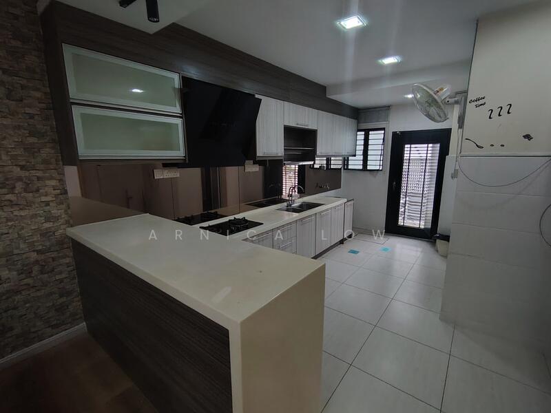 Townhouse for Sale in 16 Sierra (Puchong) - Arnica Low - Kitchen - PropertyGuru.com.my