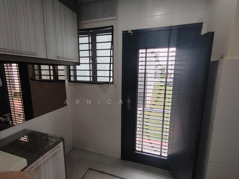 Townhouse for Sale in 16 Sierra (Puchong) - Arnica Low - Kitchen - PropertyGuru.com.my