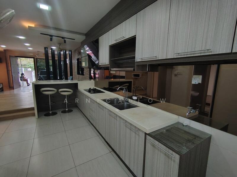 Townhouse for Sale in 16 Sierra (Puchong) - Arnica Low - Kitchen - PropertyGuru.com.my