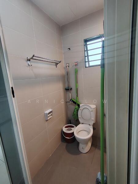 Townhouse for Sale in 16 Sierra (Puchong) - Arnica Low - Bathroom - PropertyGuru.com.my