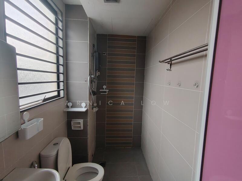 Townhouse for Sale in 16 Sierra (Puchong) - Arnica Low - Bathroom - PropertyGuru.com.my