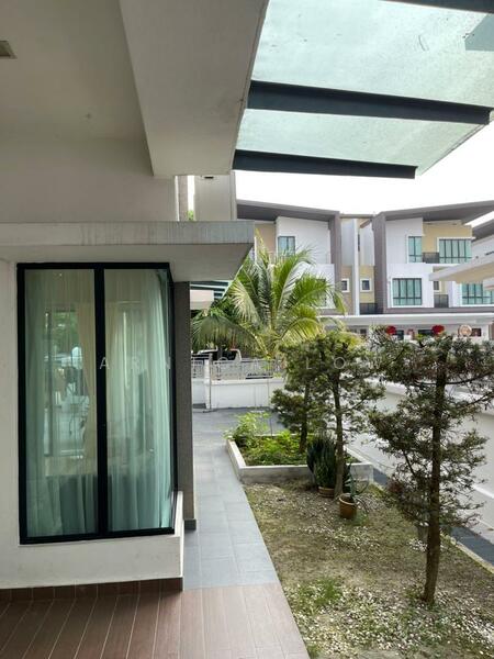 Semi-Detached House for Sale in 16 Sierra (Puchong) - Arnica Low - Exterior - PropertyGuru.com.my