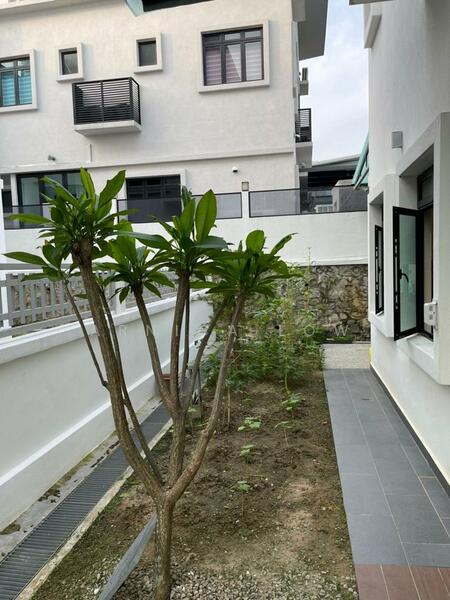 Semi-Detached House for Sale in 16 Sierra (Puchong) - Arnica Low - Exterior - PropertyGuru.com.my