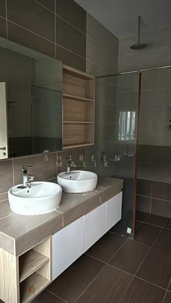 Semi-Detached House for Sale in Cyberjaya (Selangor) - Shireen Malik - Bathroom - PropertyGuru.com.my