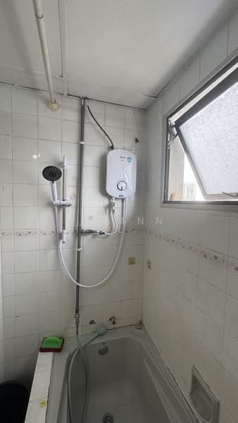 Condominium for Sale at The Vistana - Johann Paul Gregory Gregory - Bathroom - PropertyGuru.com.my
