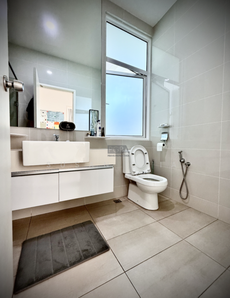 Ferringhi Residence untuk Untuk Dijual - RM 999,999, Mac 2026 - Bathroom - PropertyGuru.com.my