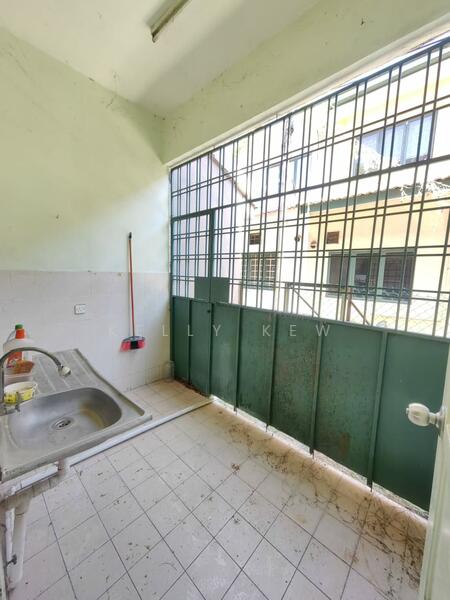 Rumah Teres 2-Tingkat untuk Dijual di Puchong (Selangor) - Kelly Kew - Kitchen - PropertyGuru.com.my