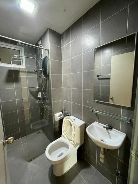 2nd Bathroom
