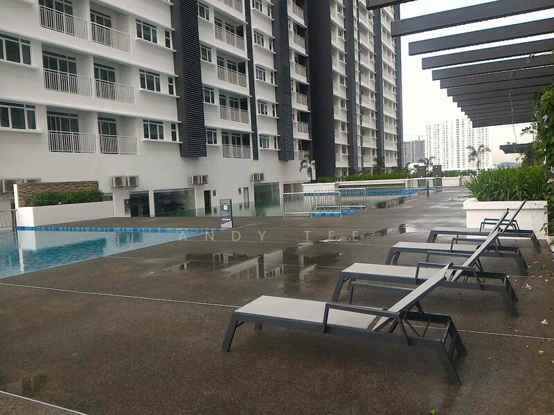 Poolside Relax Chairs