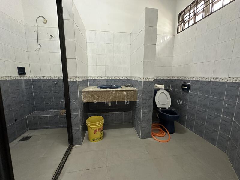 2-storey Terraced House for Sale in Bandar Seri Alam (Masai) - Josephine Yew - Bathroom - PropertyGuru.com.my