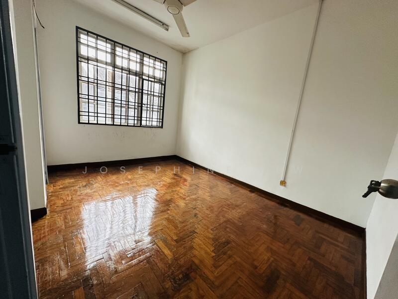 2-storey Terraced House for Sale in Bandar Seri Alam (Masai) - Josephine Yew - Bedroom - PropertyGuru.com.my