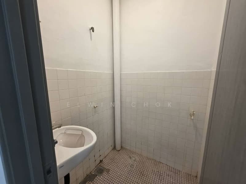 1-storey Terraced House for Sale in Kapar (Selangor) - Elwin Chok - Bathroom - PropertyGuru.com.my