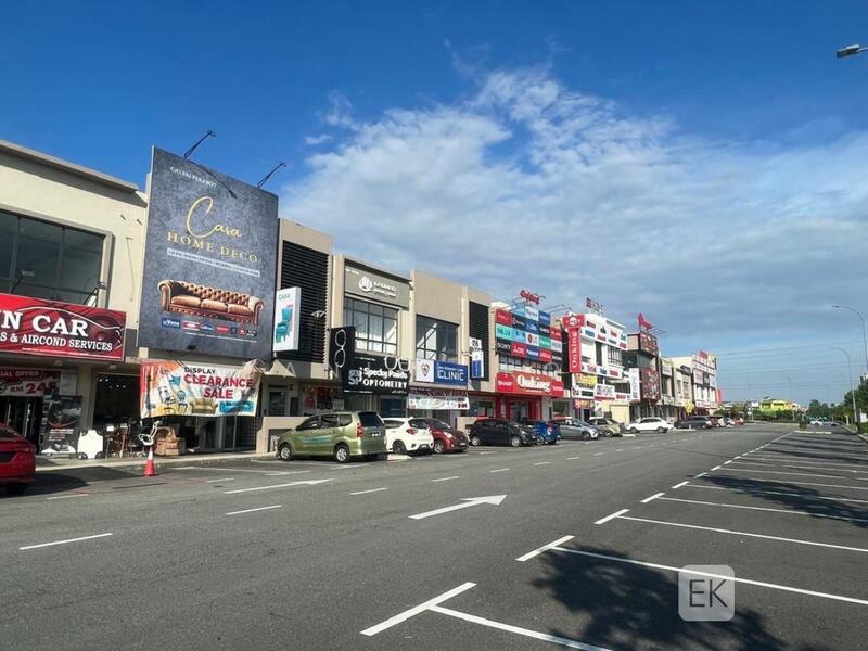 Untuk Dijual - RM2.55m! 32x70ft! Facing Main Road & Tenanted Tropicana Aman Triana 2 Sty Endlot Shoplot for Sales
