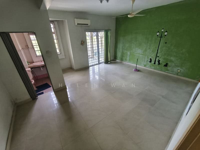 2.5-storey Terraced House for Sale in Taman Wangsa Permai (Kepong) - Helen Wan - Living Room - PropertyGuru.com.my