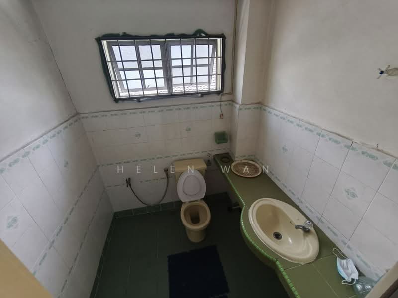 2.5-storey Terraced House for Sale in Taman Wangsa Permai (Kepong) - Helen Wan - Bathroom - PropertyGuru.com.my