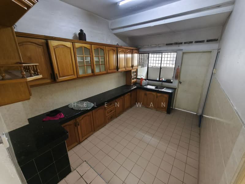 2.5-storey Terraced House for Sale in Taman Wangsa Permai (Kepong) - Helen Wan - Kitchen - PropertyGuru.com.my