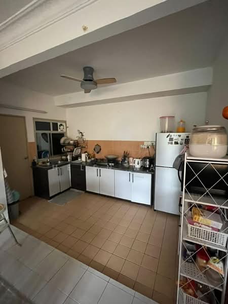 Pangsapuri untuk Dijual di Villa Pavilion - Helen Wan - Kitchen - PropertyGuru.com.my