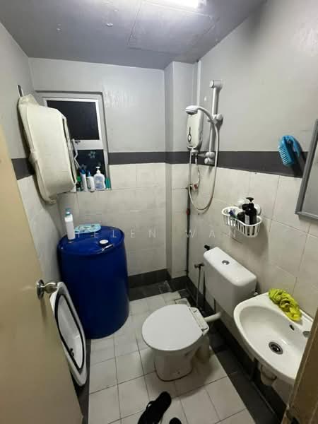 Pangsapuri untuk Dijual di Villa Pavilion - Helen Wan - Bathroom - PropertyGuru.com.my