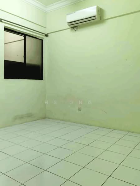 Pangsapuri untuk Dijual di Vista Bayu - HS Ong - Bedroom - PropertyGuru.com.my