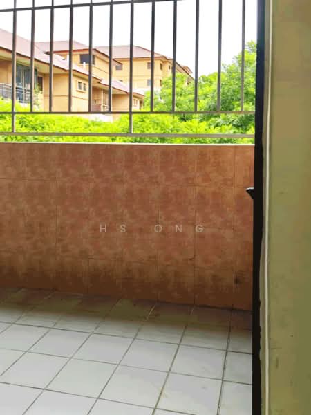Pangsapuri untuk Dijual di Vista Bayu - HS Ong - Balcony - PropertyGuru.com.my