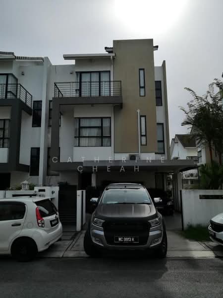 Rumah Berkembar untuk Dijual di Kajang (Selangor) - Catherine Cheah - Exterior - PropertyGuru.com.my