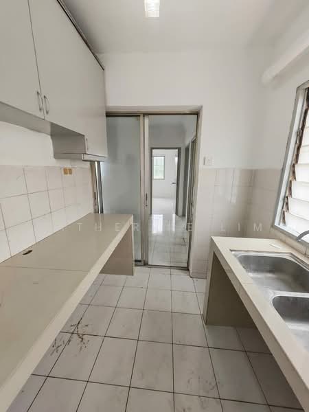 Apartment for Rent at Pangsapuri Vista Serdang - Katherine Lim - Kitchen - PropertyGuru.com.my