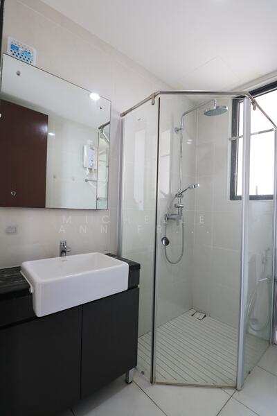 Condominium for Sale at Royal Strand @ Country Garden Danga Bay - Michelle Ann Francis - Bathroom - PropertyGuru.com.my