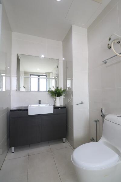 Condominium for Sale at Royal Strand @ Country Garden Danga Bay - Michelle Ann Francis - Bathroom - PropertyGuru.com.my